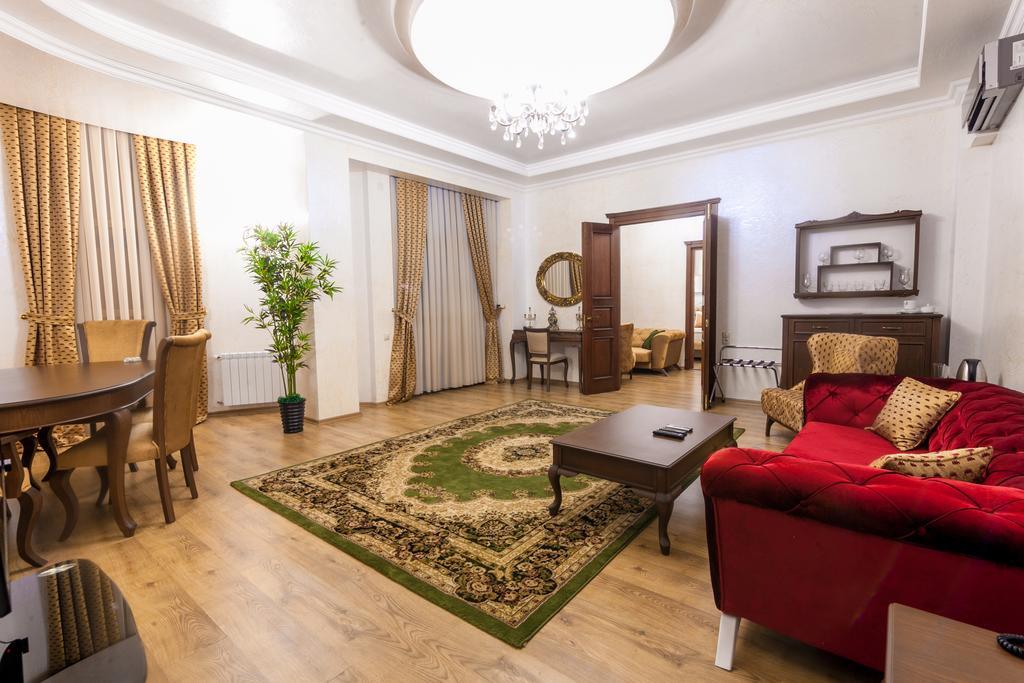 Iberia Palace Hotel Zugdidi Rum bild