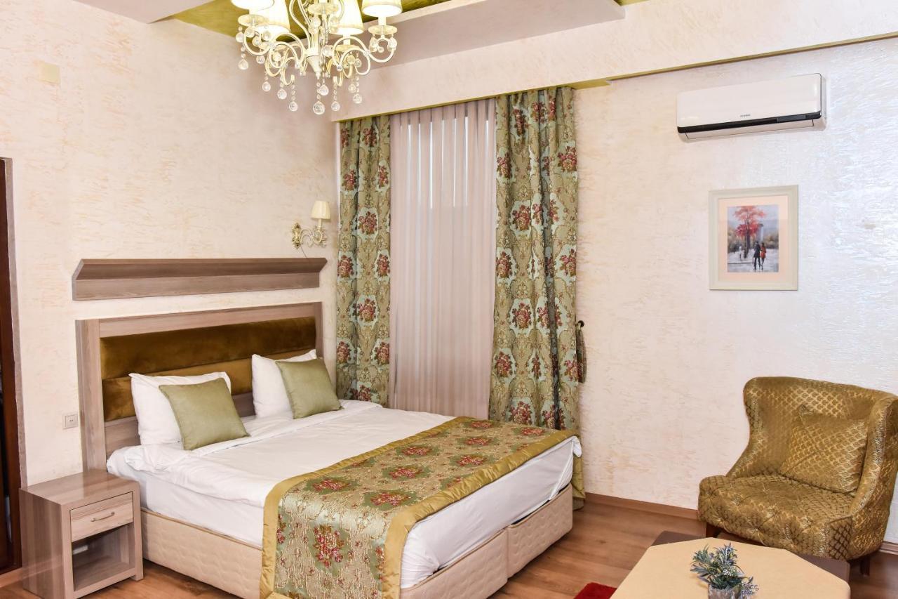 Iberia Palace Hotel Zugdidi Exteriör bild