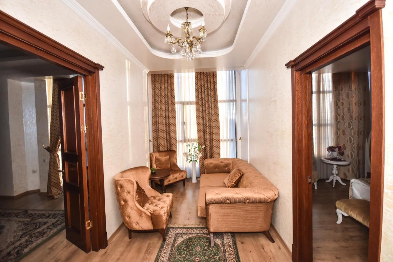 Iberia Palace Hotel Zugdidi Exteriör bild